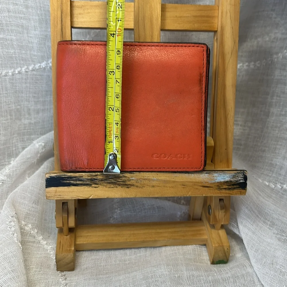 Coach leather preloved wallet